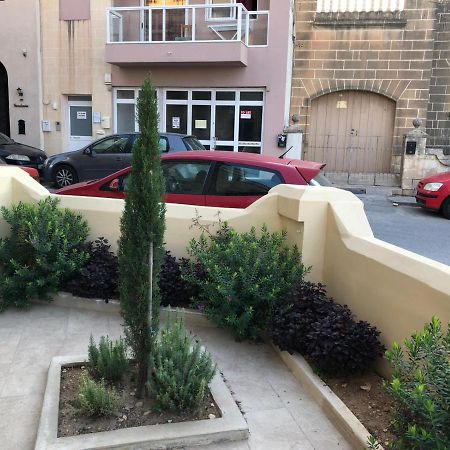 Oleander Butts Inn Żebbuġ Екстериор снимка