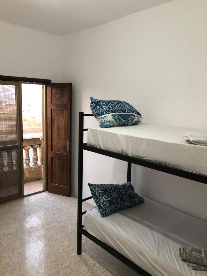 Oleander Butts Inn Żebbuġ Екстериор снимка