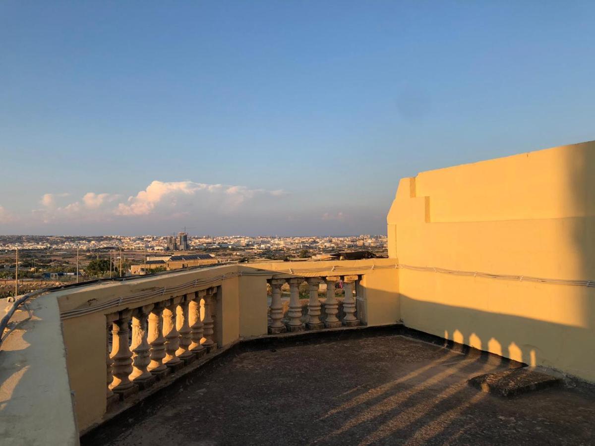 Oleander Butts Inn Żebbuġ Екстериор снимка